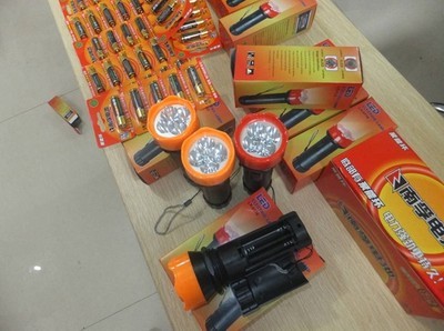 【地攤新奇特批發南孚電池 買南孚電池送LED手電筒江湖新產品】價格,廠家,圖片,干電池,上海品松實業-